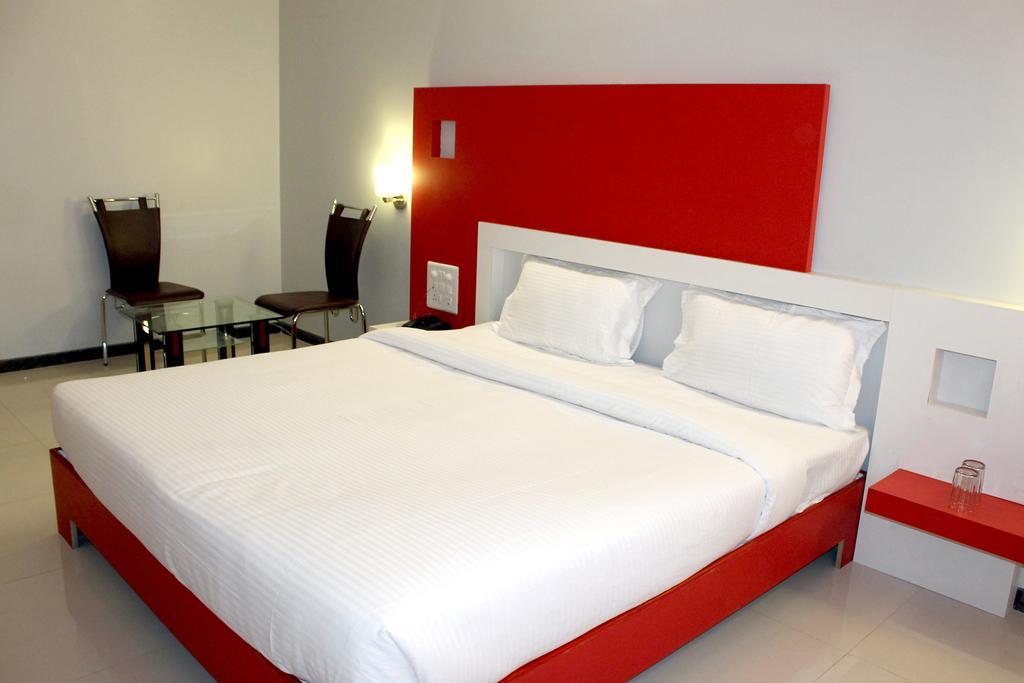 Oyo 4316 Hotel Sai Empire Shirdi Habitación foto