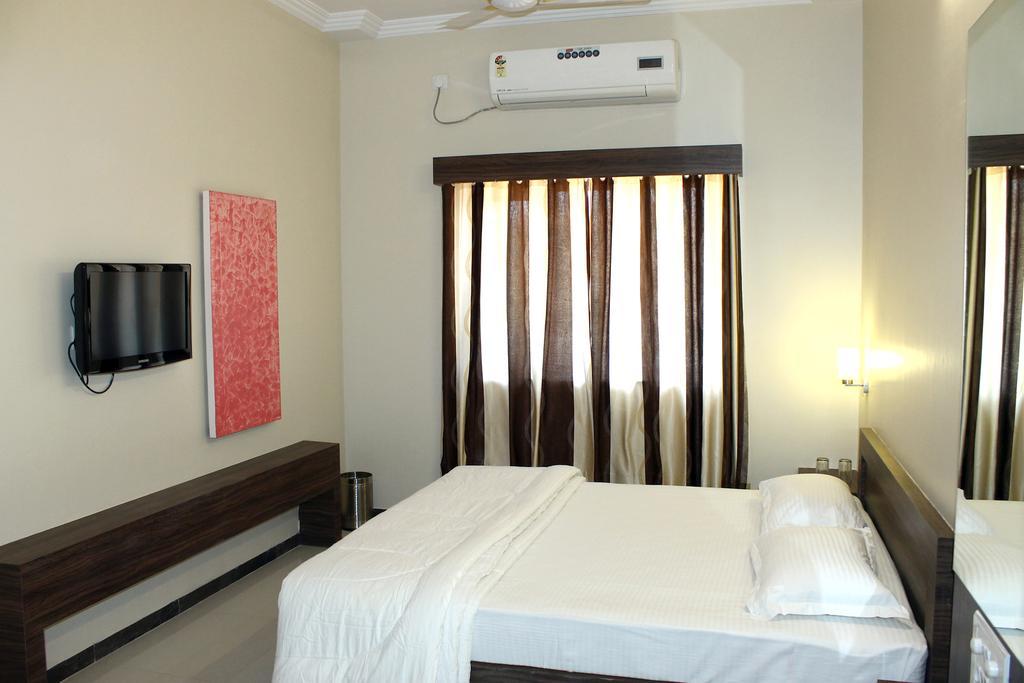 Oyo 4316 Hotel Sai Empire Shirdi Habitación foto